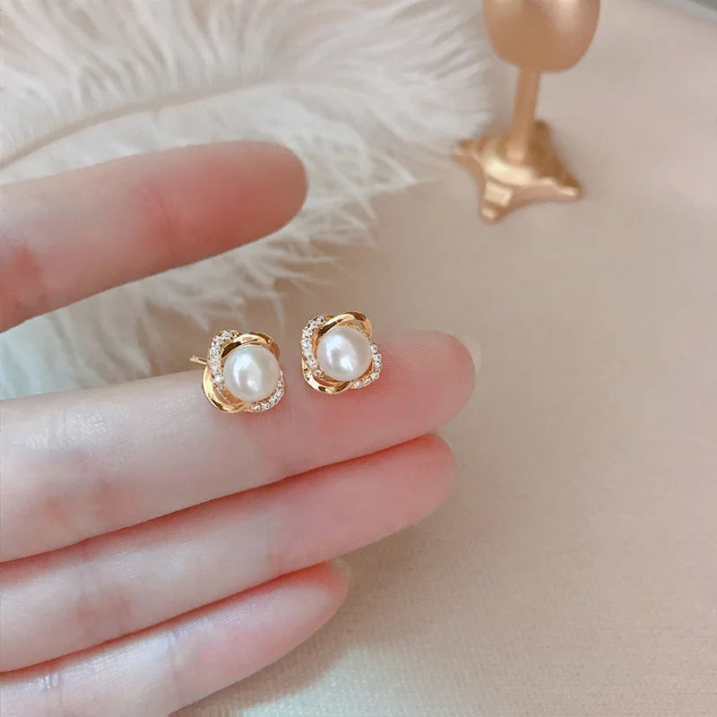 14k Gold Zircon Pearl Twist Stud Earrings