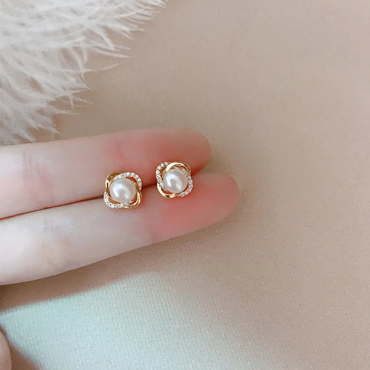 14k Gold Zircon Pearl Twist Stud Earrings