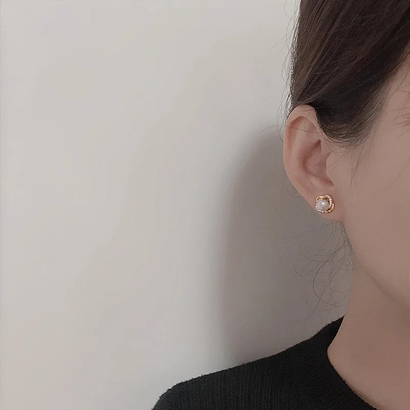 14k Gold Zircon Pearl Twist Stud Earrings