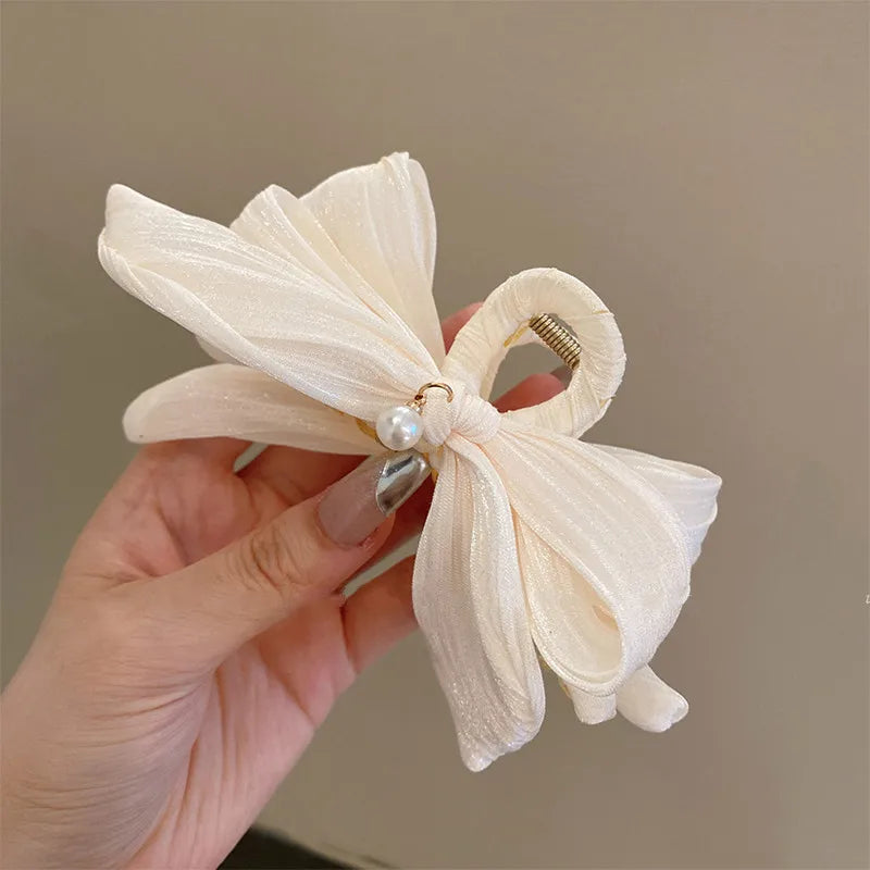 Mesh Bow Shark Clip