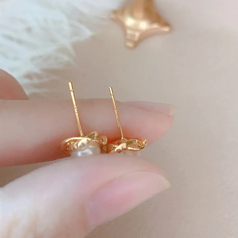 14k Gold Zircon Pearl Twist Stud Earrings